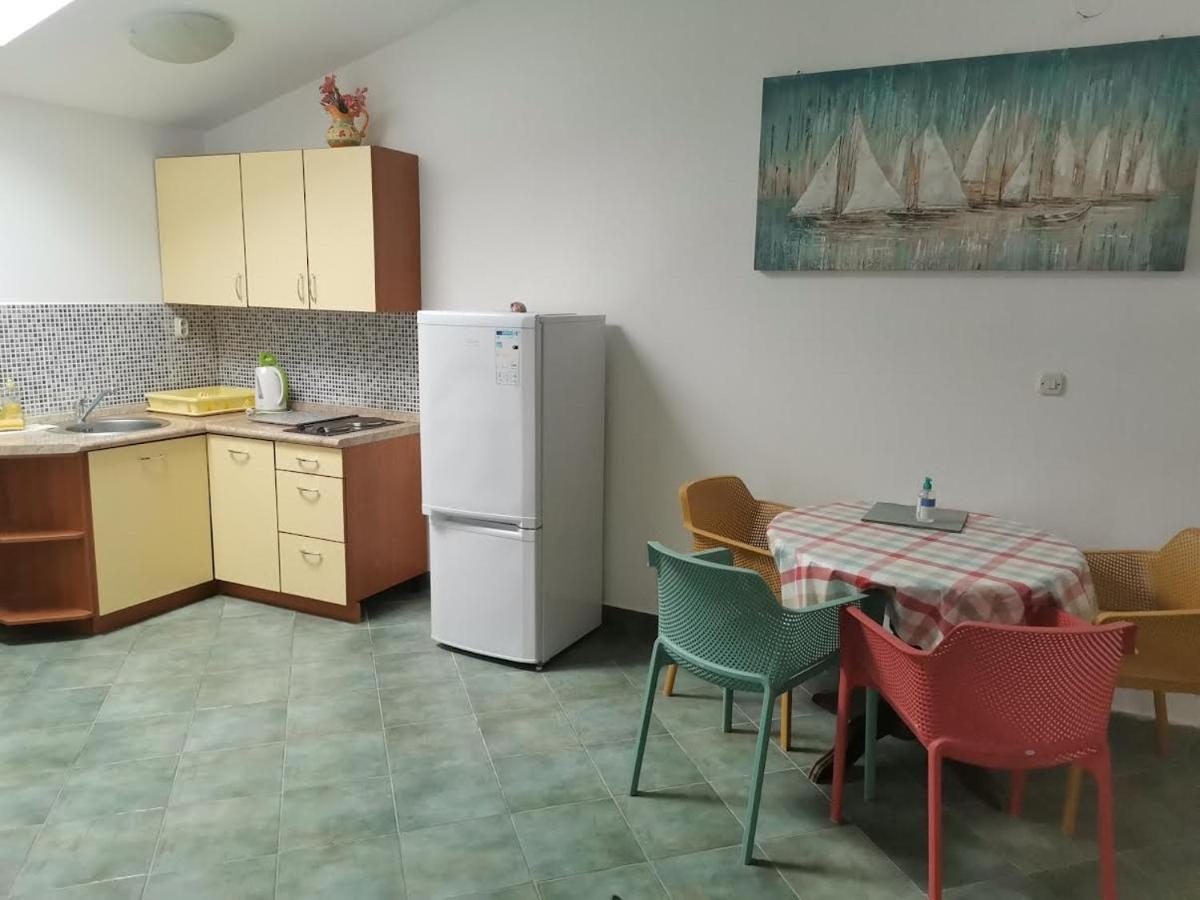 Apartments Aleksandra 拉布 外观 照片